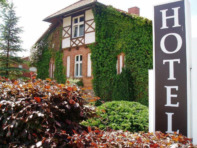 Hotel Sankt Georg Neubrandenburg Esterno foto