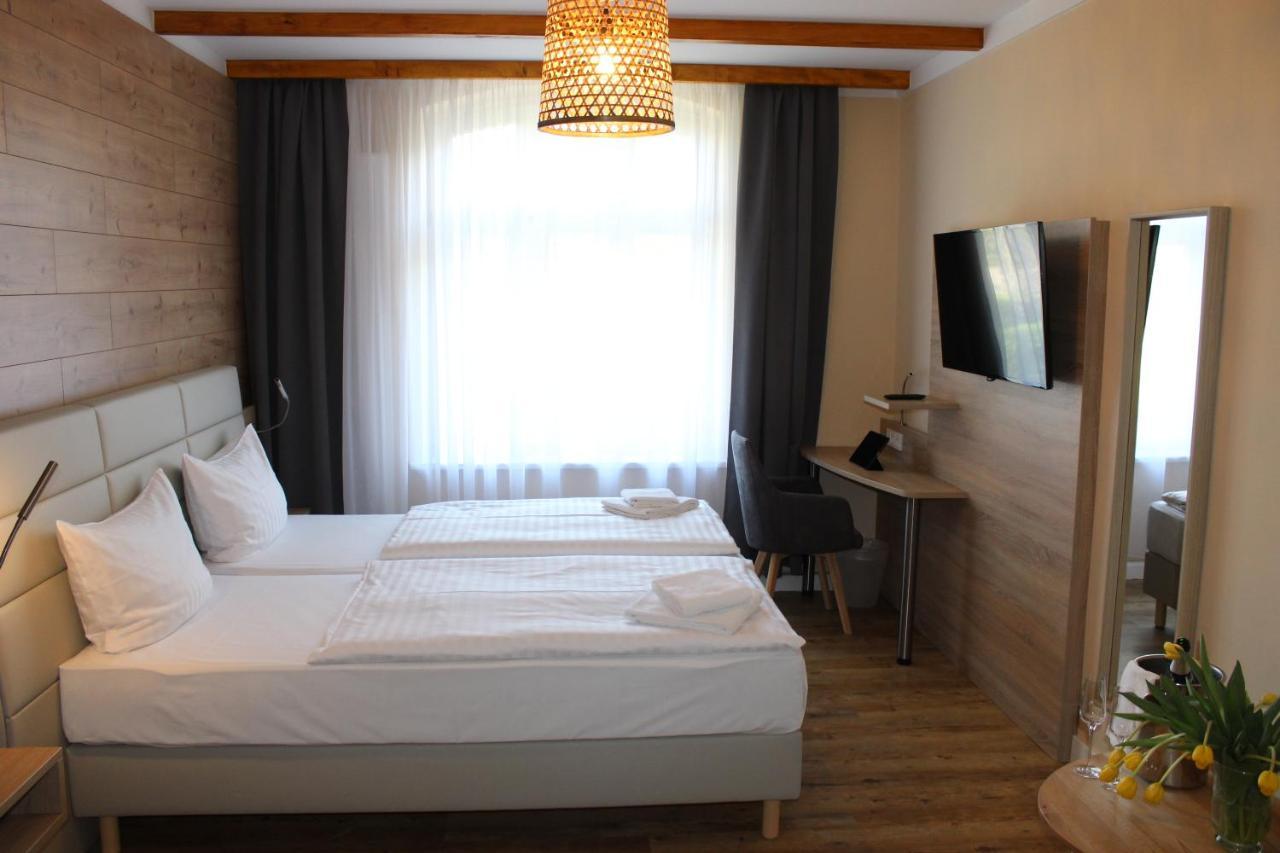 Hotel Sankt Georg Neubrandenburg Esterno foto