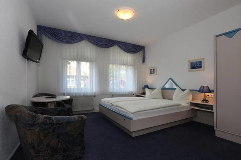 Hotel Sankt Georg Neubrandenburg Esterno foto